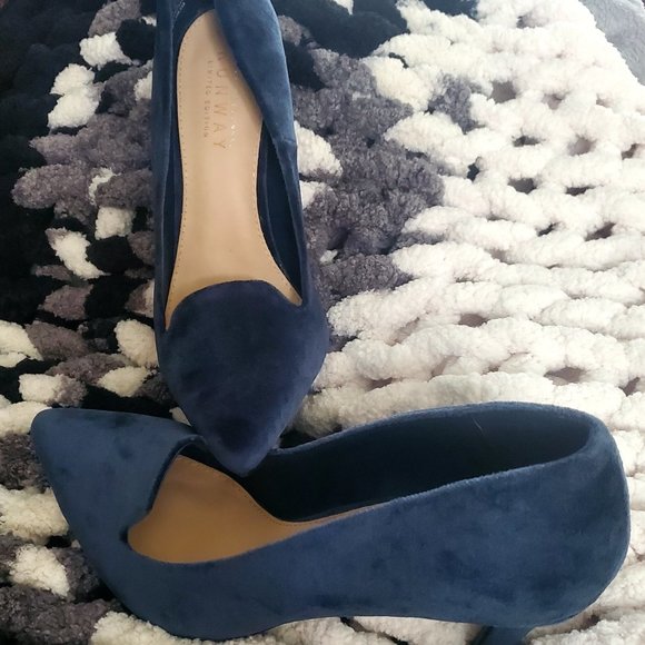 LC Lauren Conrad Runway Collection Velvet Women's High Heels NWB! - Picture 4 of 8